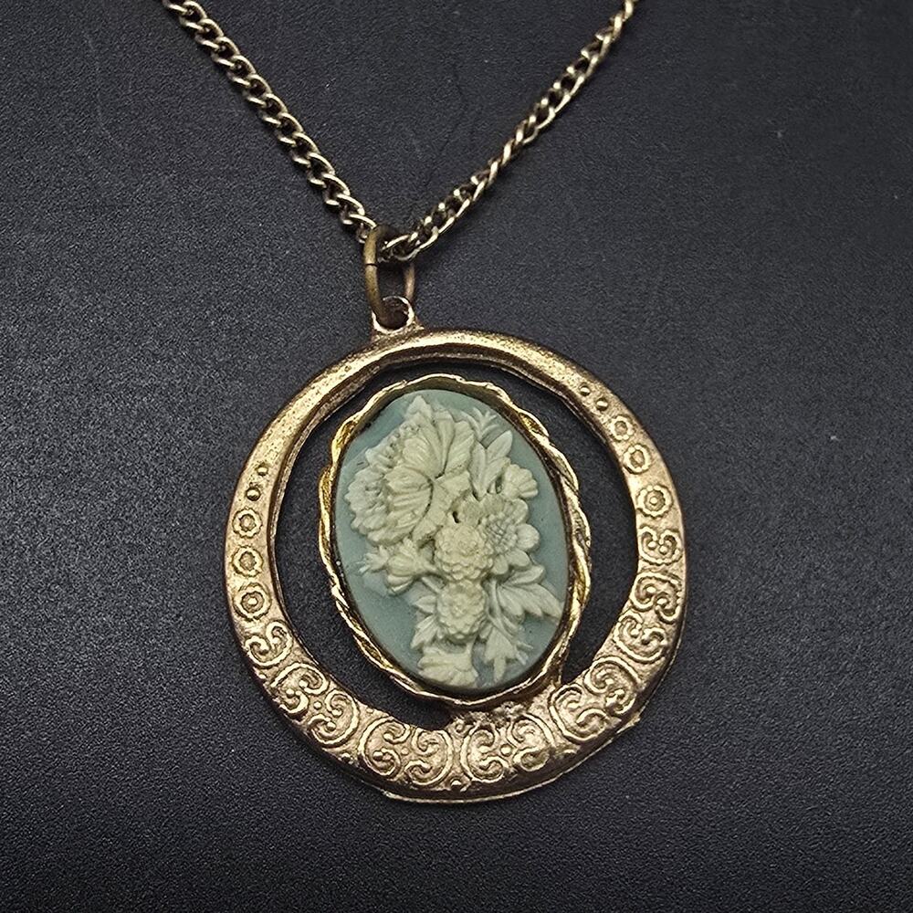 Lisa Jewels Floral Cameo Pendant Necklace Gold Tone Blue White Floral